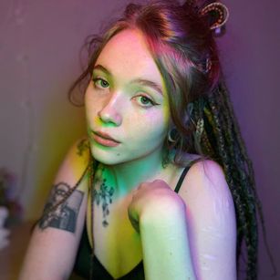 Model - Maya Light dildo