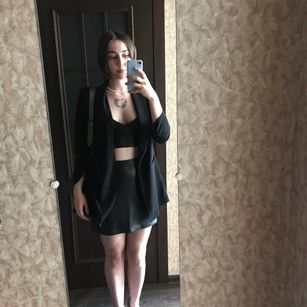 Model - Trasy Stone LUSH