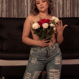 Model - Alicia Jones cei