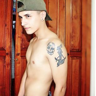 Model - LukeVargas latino