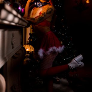 Model - Jade Delux cum