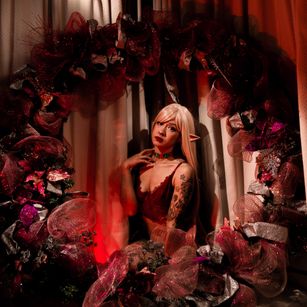 Model - Jade Delux nylon