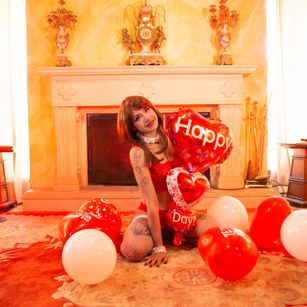 Model - Jade Delux feet