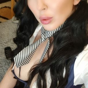 Model - Dalia Lavish dp