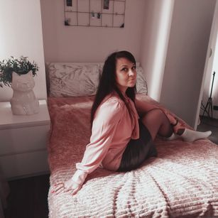 Model - Helga Miller bigboobs