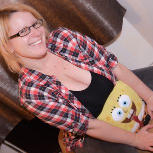 Model - Molli BopBop Blonde