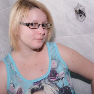 Model - Molli BopBop shy