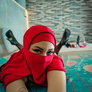 Model - Betani Hot anal