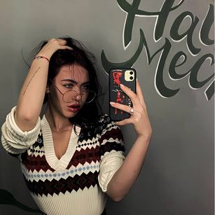 Model - ArielFuller tits