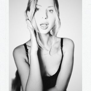 Model - Anna smalltits