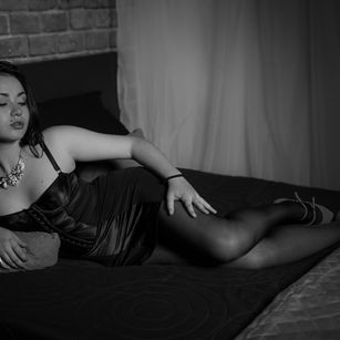 Model - BrunetteCourtneyXXX domina