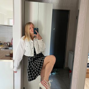 Model - Amelia Torres petite