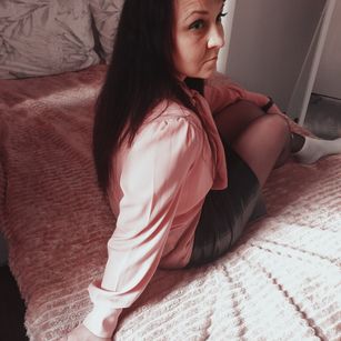 Model - Helga Miller mature