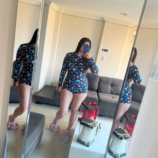 Model - Mara Castillo shy