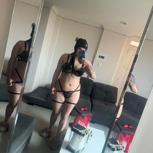 Model - Mara Castillo shy