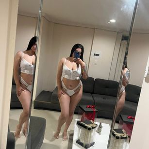 Model - Mara Castillo cute