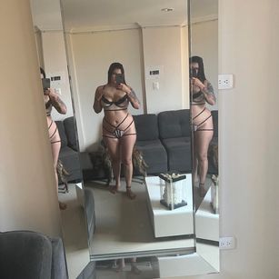 Model - Mara Castillo shy