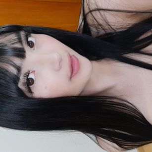 Model - bella spanks