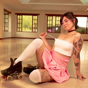 Model - Agata Bolton pussy