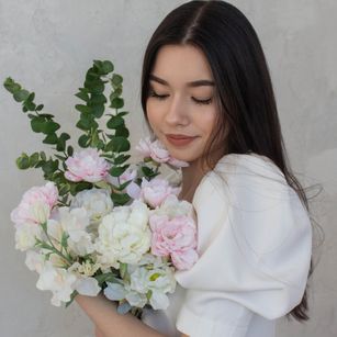 Model - ChelsieSweet shaved