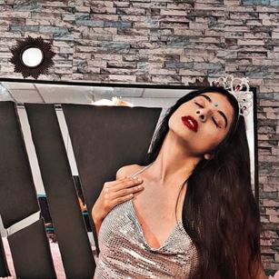 Model - NatalyVG lengualarga