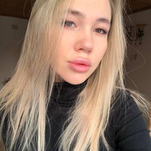 Model - loya111 bigass