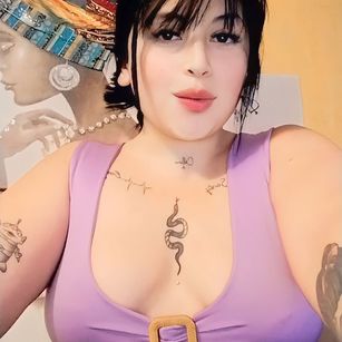 Model - Daniela Molina Umaa vibestoys