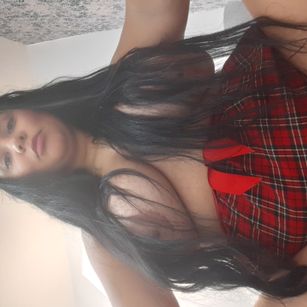 Model - iamKarol dirty