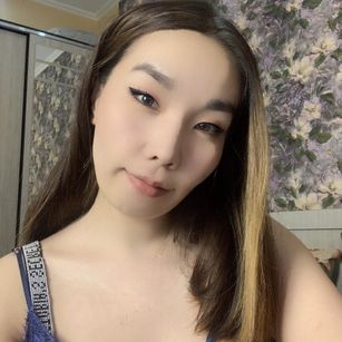 Model - LikaLina shaved