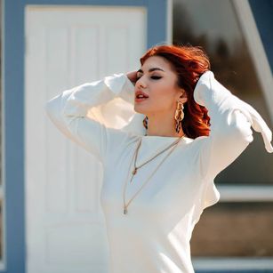 Model - Beatrice squirt