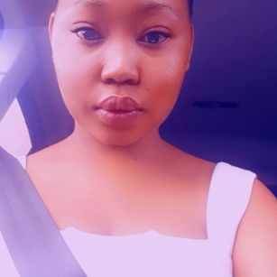 Model - Amber_R- heels