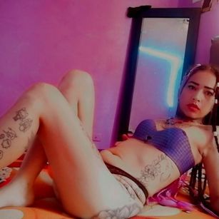 Model - LiaQueen fetish