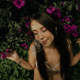 Model - Alisson Royce oralsex