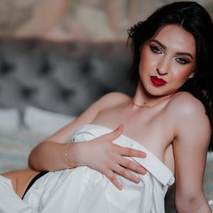 Model - SarahDevin femdom