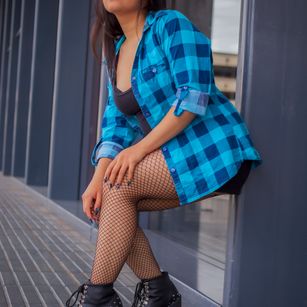 Model - AnthonellaThomas glasses