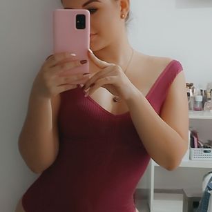 Model - Ltpocahontas young