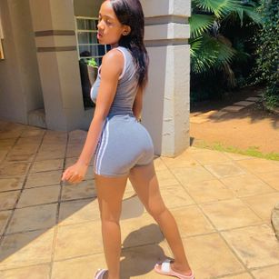 Model - JessieReyez bigtits