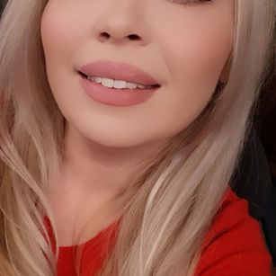 Model - CurvyWhitneyLynn milf