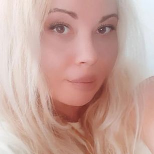 Model - CurvyWhitneyLynn mature