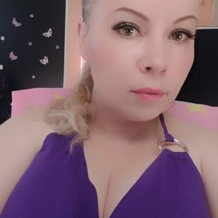 Model - CurvyWhitneyLynn curvy