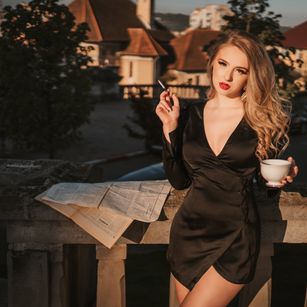 Model - MaeveSander dirtytalk