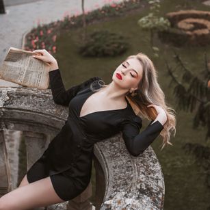 Model - MaeveSander sph