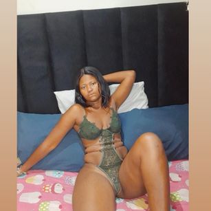 Model - 1Bustylo sexy