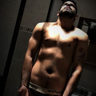 Model - Justyntr hairy