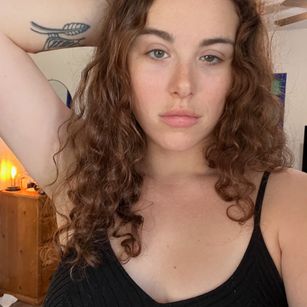 Model - Brooklyn Kennedy curvy