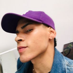 Model - Poysonsam happy