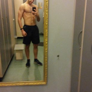 Model - BeltonPlay hairy