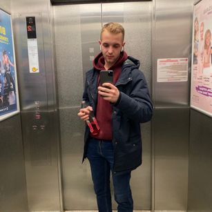 Model - BeltonPlay bdsm