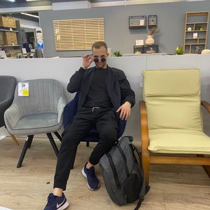 Model - BeltonPlay gay