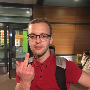 Model - BeltonPlay hairy